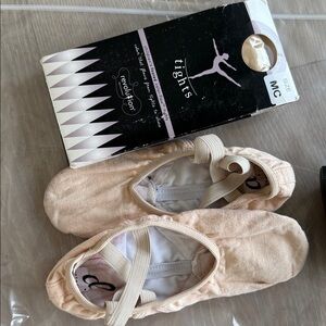 Adult Danz N Motion ballet shoes  - Pink size 7 + footed tights MC